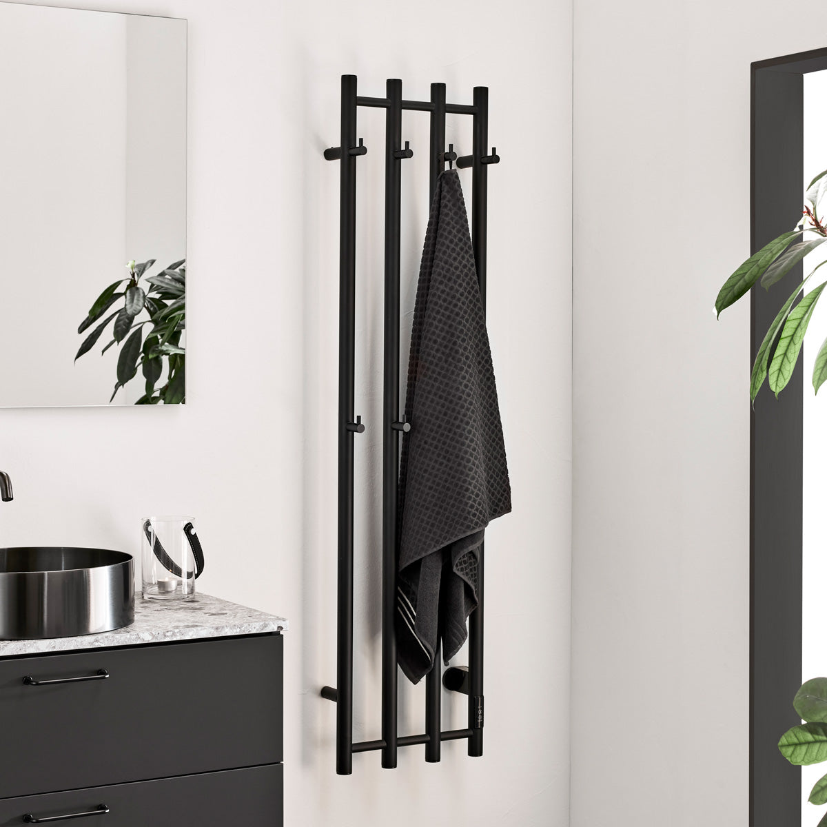 Håndklædetørrer Hafa Grace 340x1400 Sort