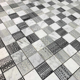 Mosaik Laura